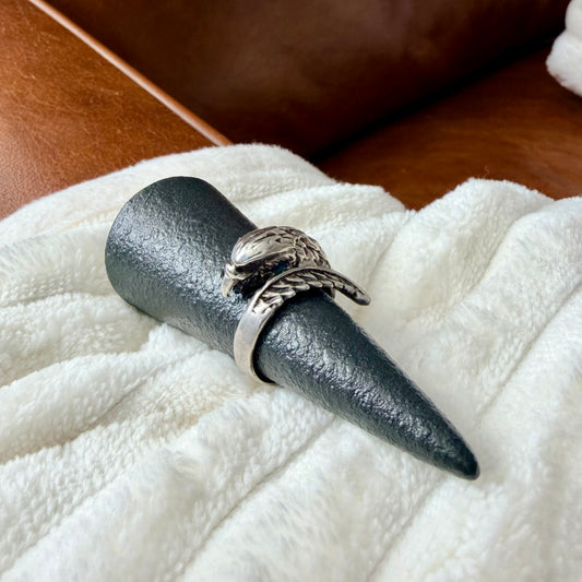 Vintage Eagle Twist Ring - Size 8.5